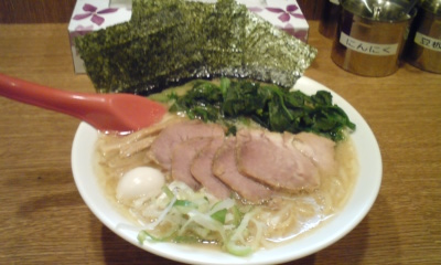 豚骨醤油ちゃーしゅー麺＋ほうれん草