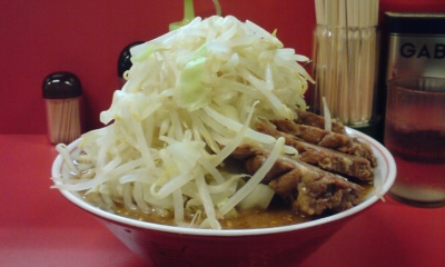 豚入り味噌ラーメン、太麺、野菜大盛