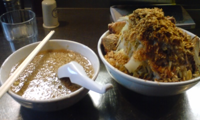 あつもりつけ麺+チャーシュー+揚げネギ+野菜多め+油増し あつもりつけ麺+チャーシュー+揚げネギ+野菜多め+油増し